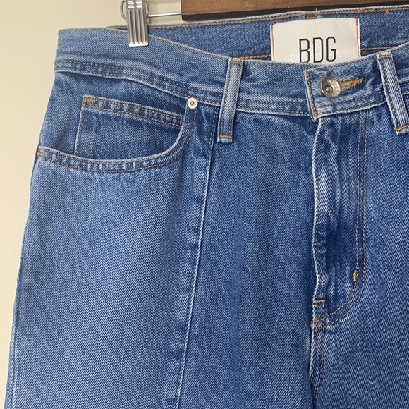 BDG + Urban Outfitters Dad Slim Tapered Fit Distressed Raw Step Hem Denim Jeans - Picture 7 of 17